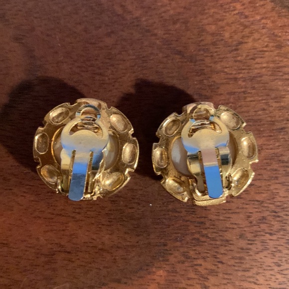 Vintage Chanel Earrings. - Picture 4 of 7